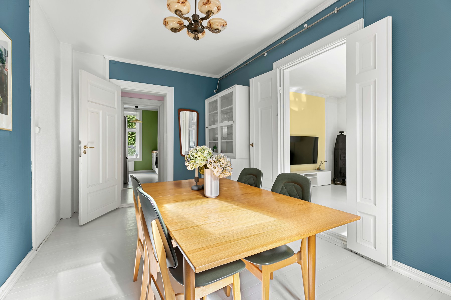 These Are The Signs You Need to Declutter Before Moving